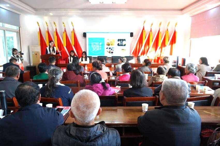 标题:省委讲师团、成人文学
赴华容区开展“大思政课”“百马行动”观摩宣讲活动.docx