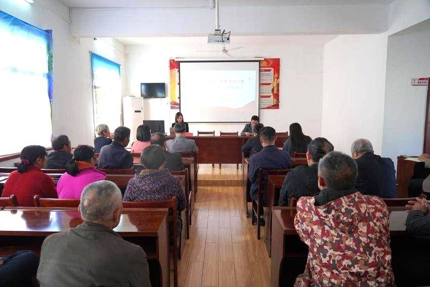 标题:省委讲师团、成人文学
赴华容区开展“大思政课”“百马行动”观摩宣讲活动.docx